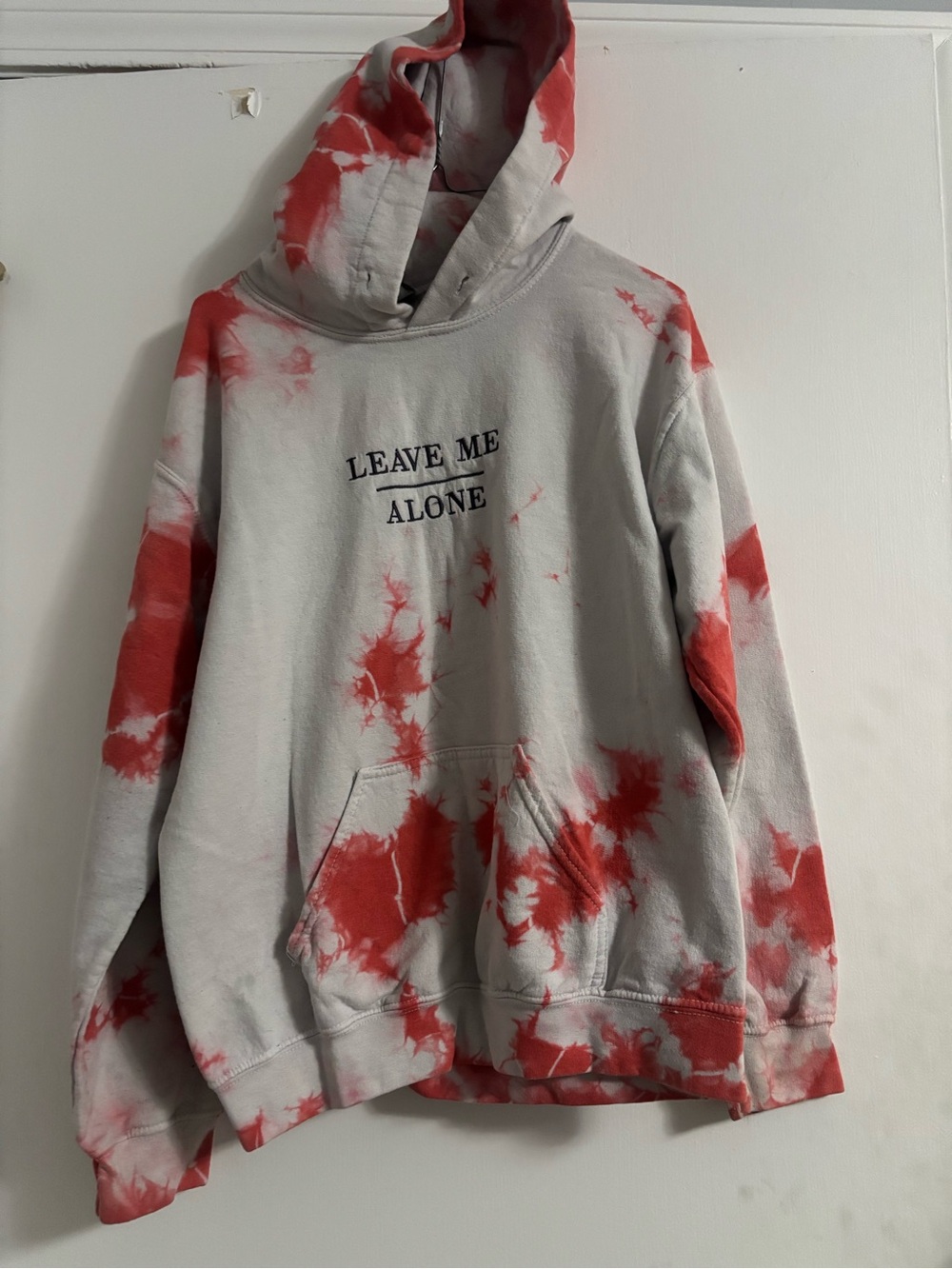 Gildan white Pullover Hoodie with Red